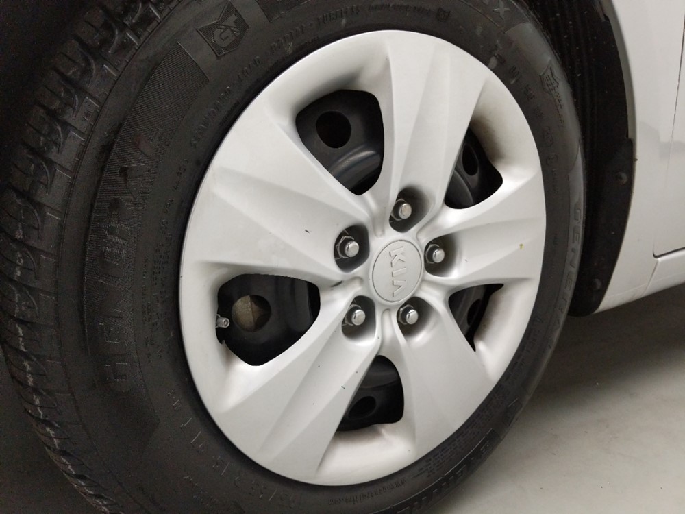 2016 Kia Forte - Wheel