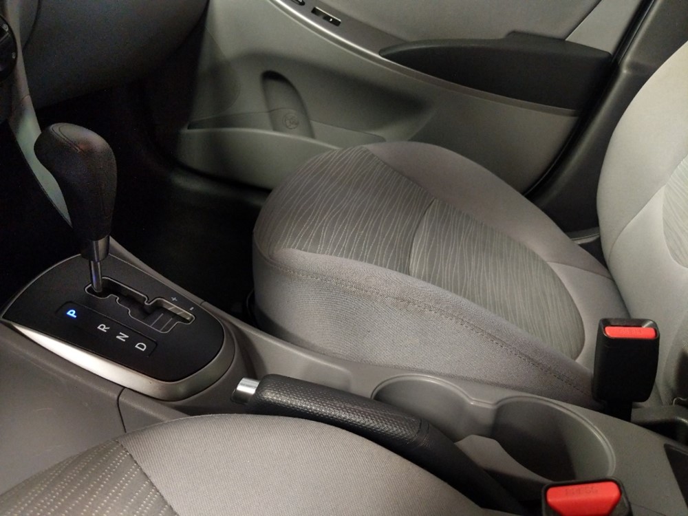 2017 Hyundai Accent - Center Console/Cup Holders