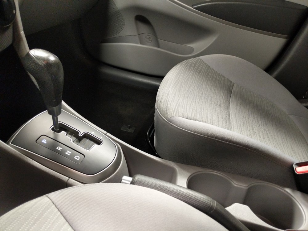 2017 Hyundai Accent - Center Console/Cup Holders