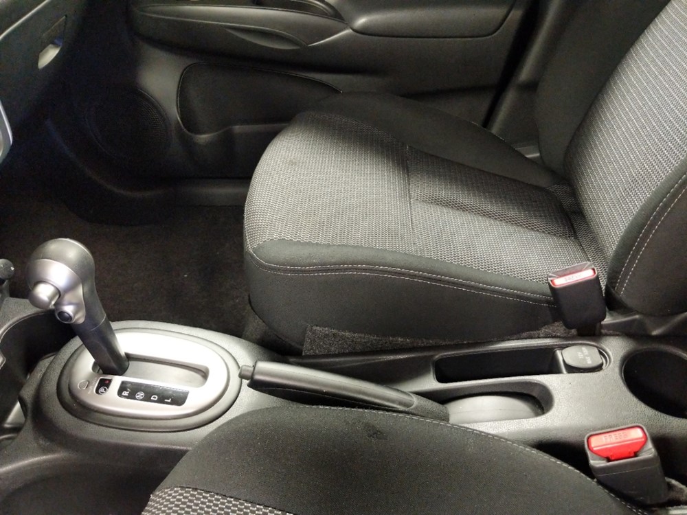 2017 Nissan Versa - Center Console/Cup Holders
