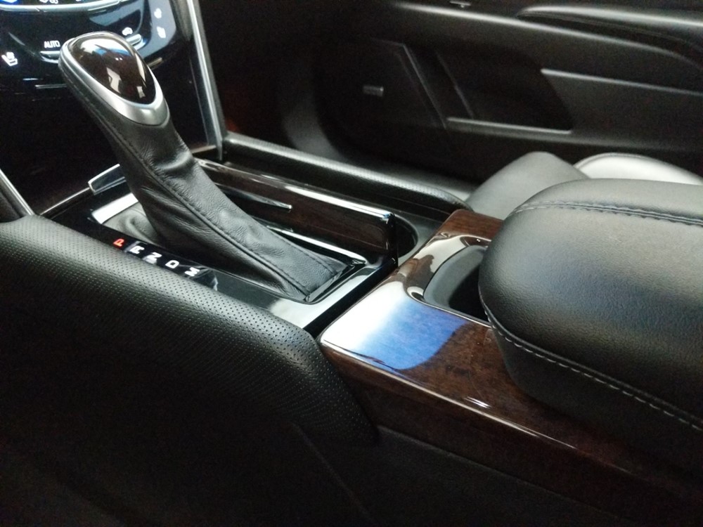 2017 Cadillac XTS - Center Console/Cup Holders