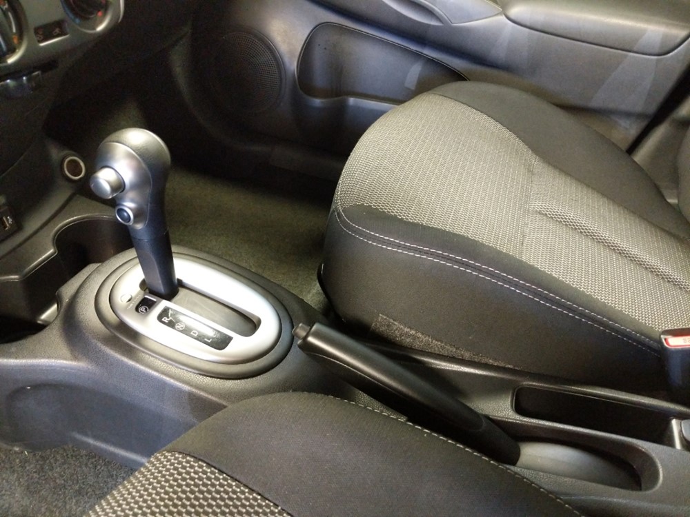 2017 Nissan Versa - Center Console/Cup Holders