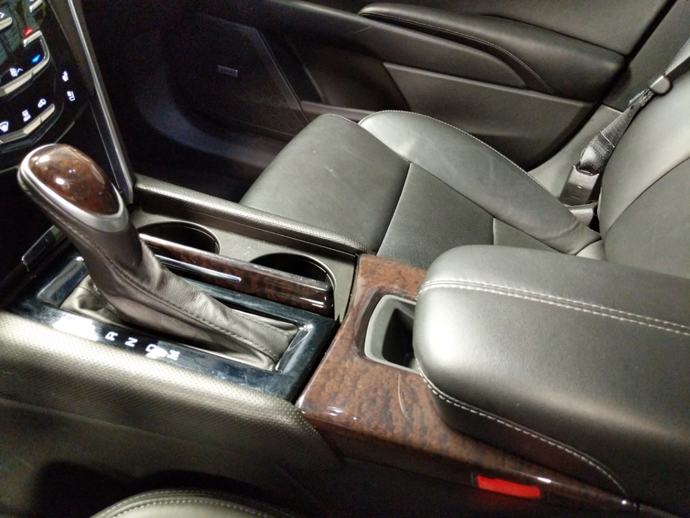 2017 Cadillac XTS - Center Console/Cup Holders