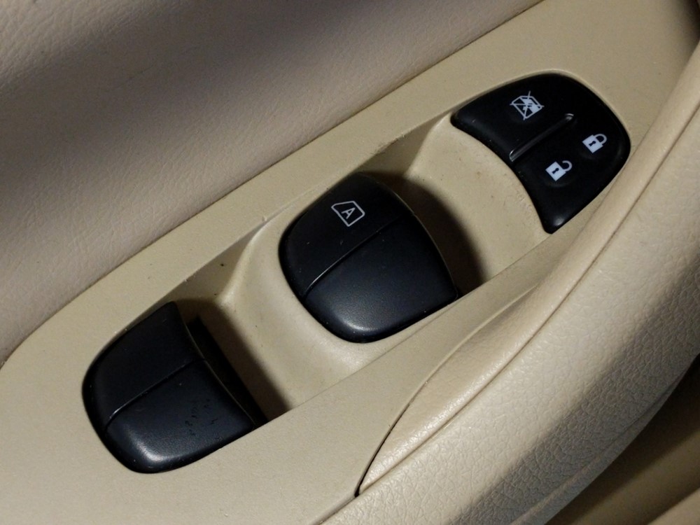 2017 Nissan Altima - Driver Power Windows/Lock Control