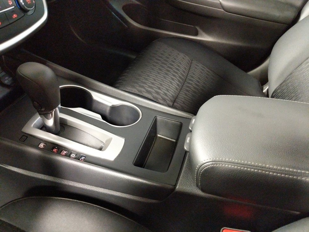 2017 Nissan Altima - Center Console/Cup Holders