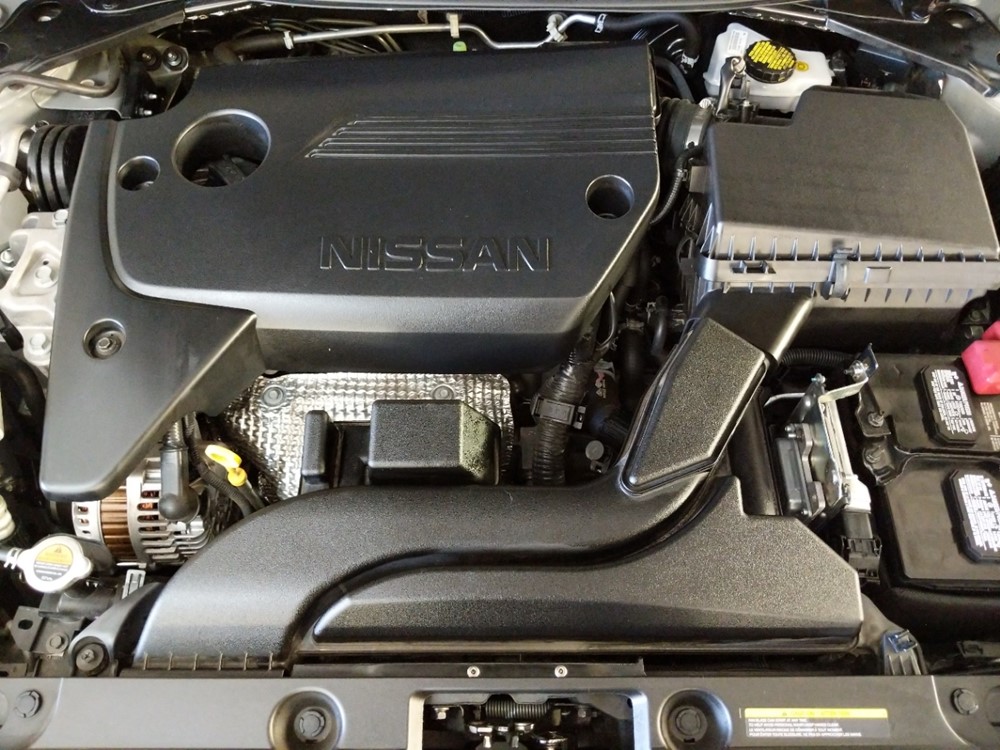 2017 Nissan Altima - Engine
