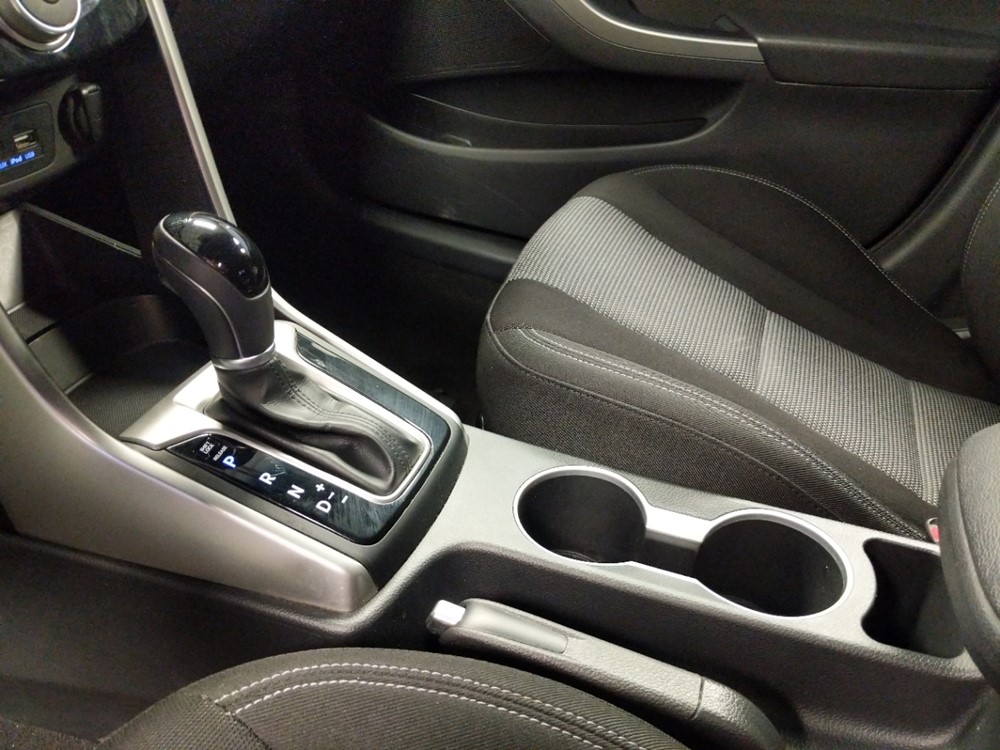 2017 Hyundai Elantra - Center Console/Cup Holders