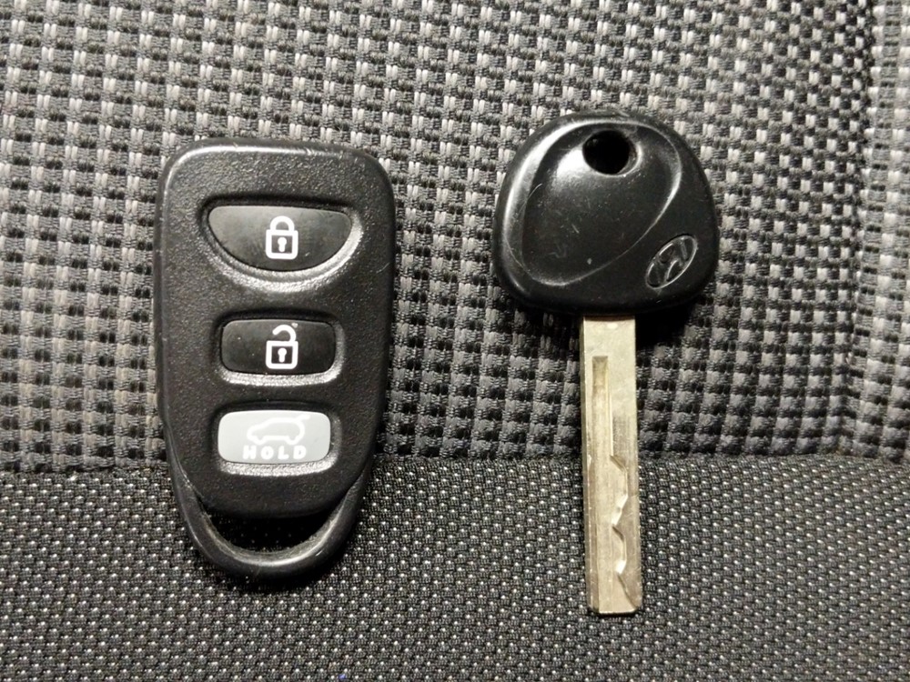 2017 Hyundai Elantra - Keys