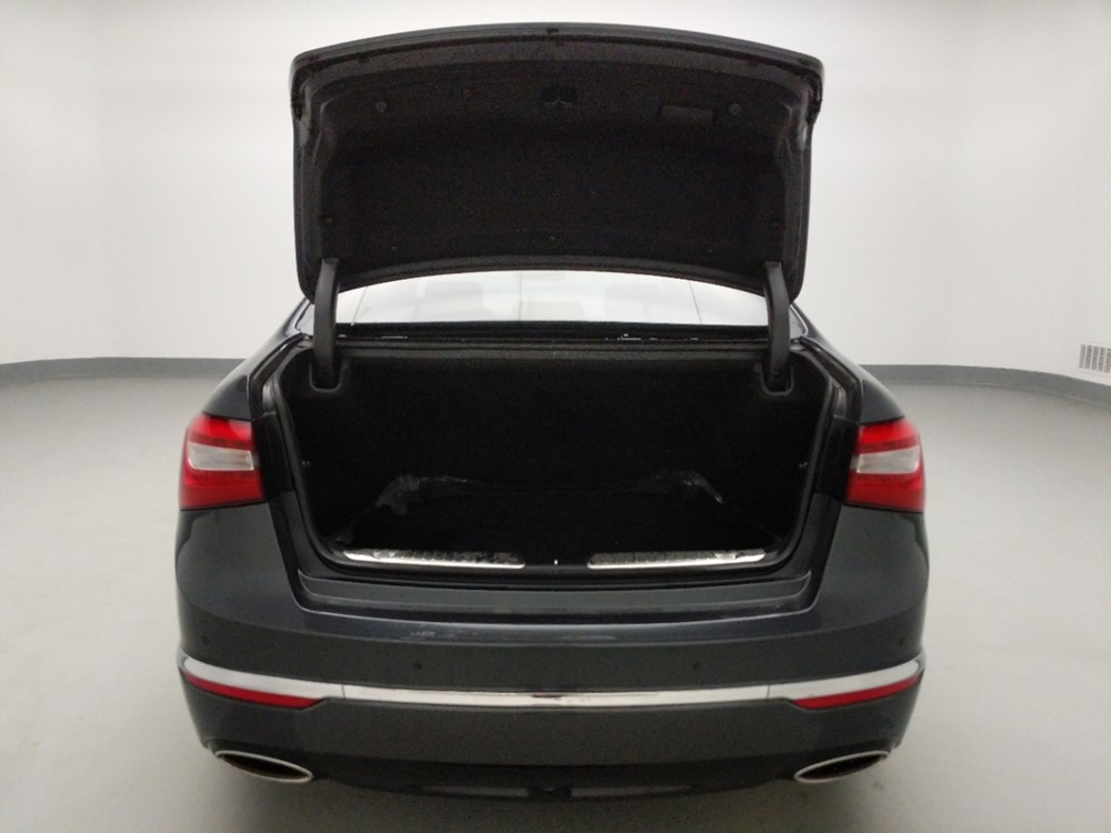 2015 Kia Cadenza - Trunk