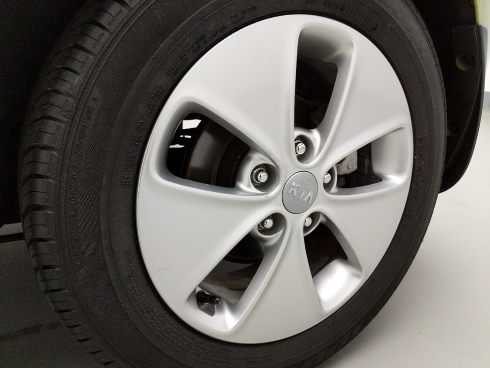 2016 Kia Soul - Wheel