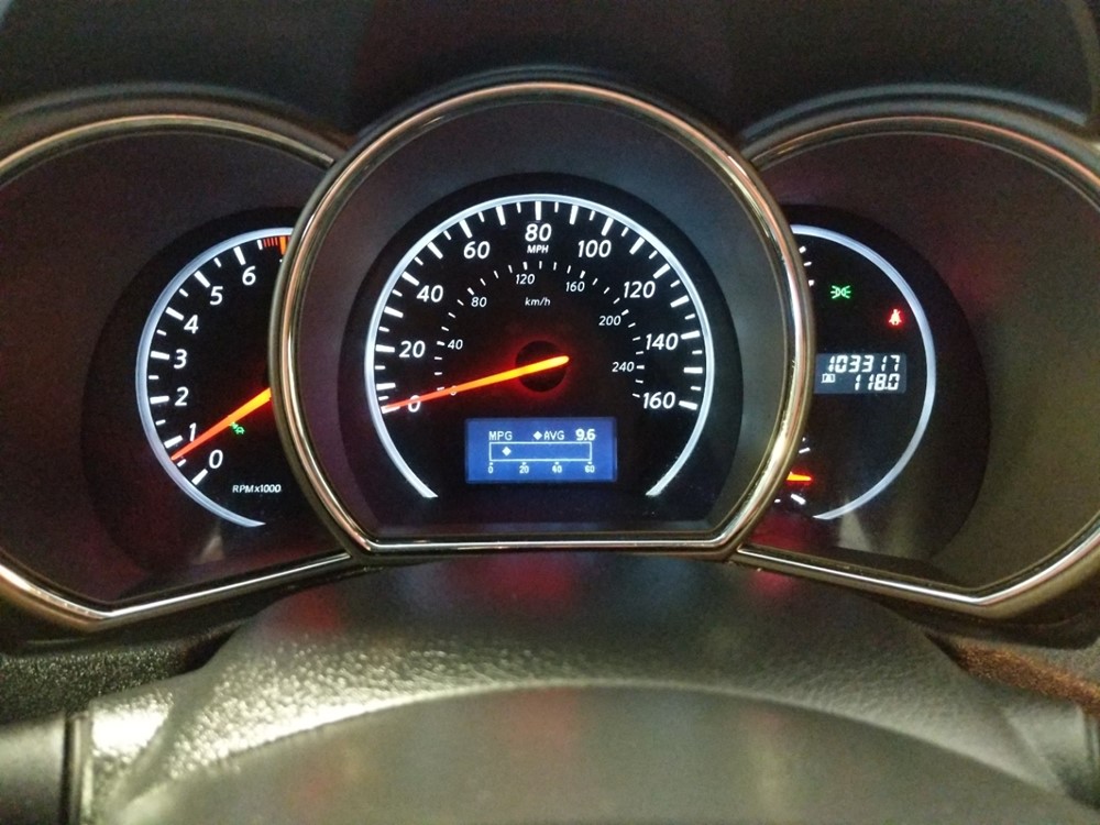 2014 Nissan Murano - Odometer Close Up