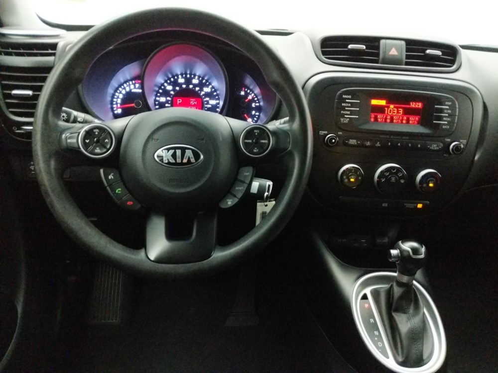 2016 Kia Soul - Driver Dash