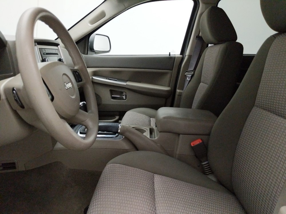 2009 Jeep Grand Cherokee - Driver Front Seat
