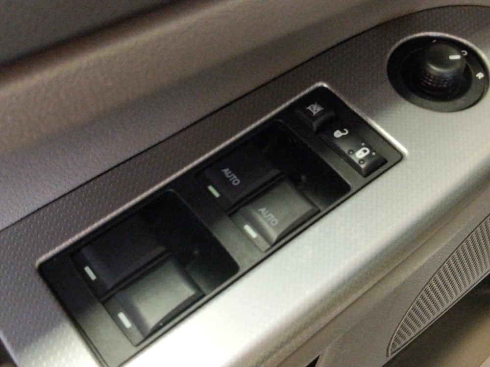 2009 Jeep Grand Cherokee - Driver Power Windows/Lock Control