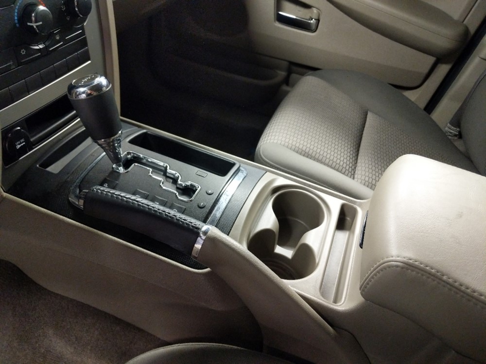 2009 Jeep Grand Cherokee - Center Console/Cup Holders