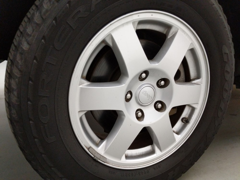 2009 Jeep Grand Cherokee - Wheel