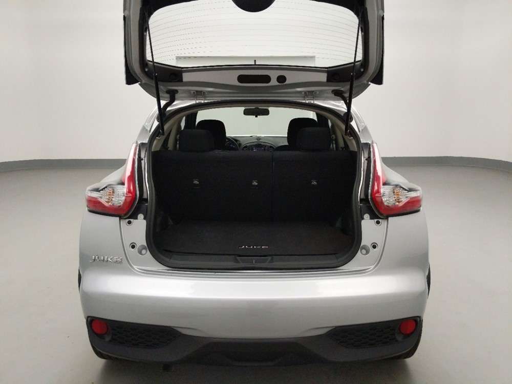 2016 Nissan JUKE - Trunk