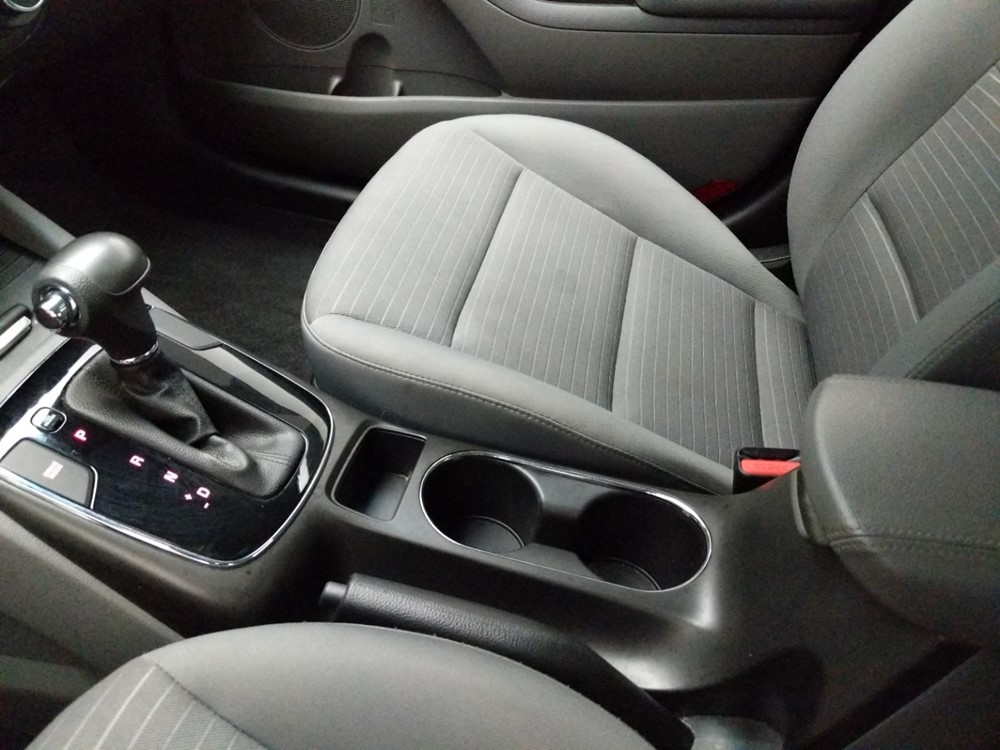 2017 Kia Forte - Center Console/Cup Holders