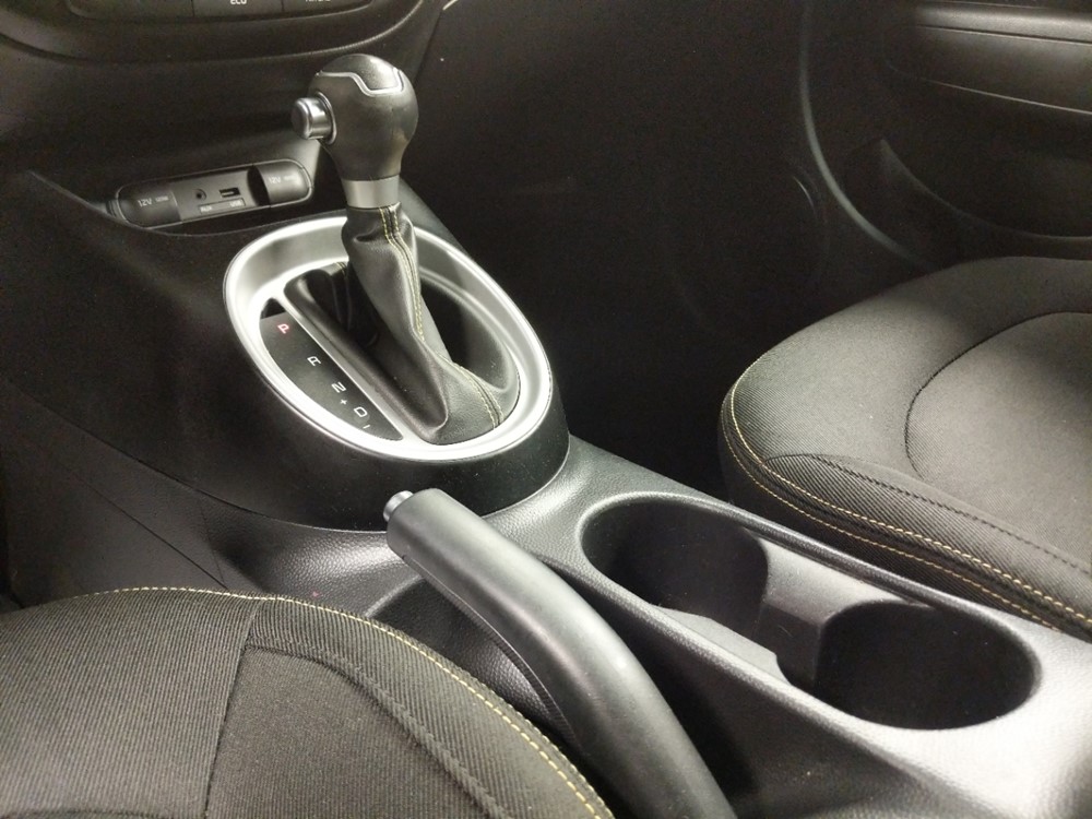 2015 Kia Soul - Center Console/Cup Holders