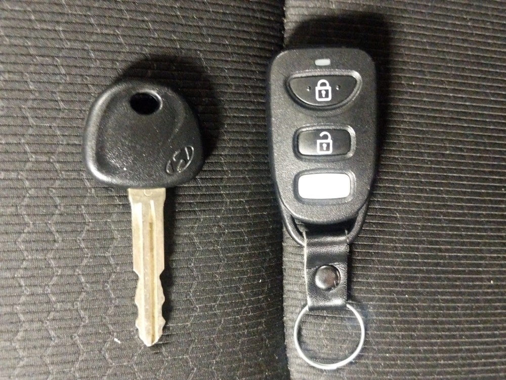 2018 Hyundai Elantra - Keys
