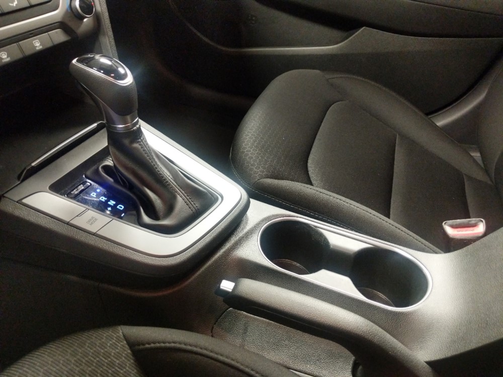 2018 Hyundai Elantra - Center Console/Cup Holders