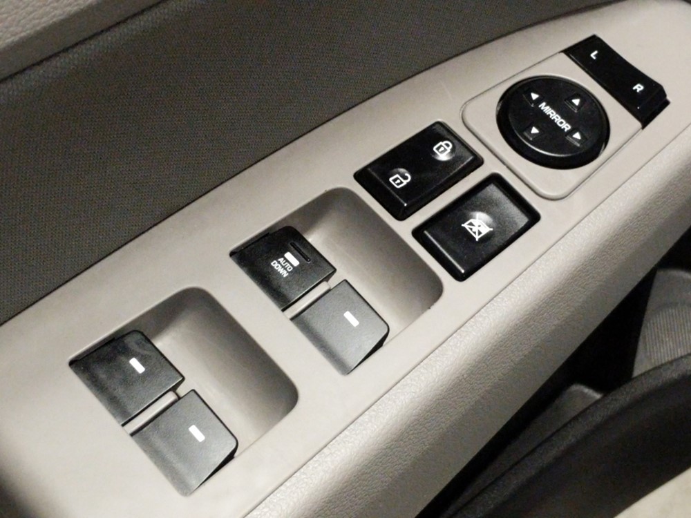 2018 Hyundai Elantra - Driver Power Windows/Lock Control