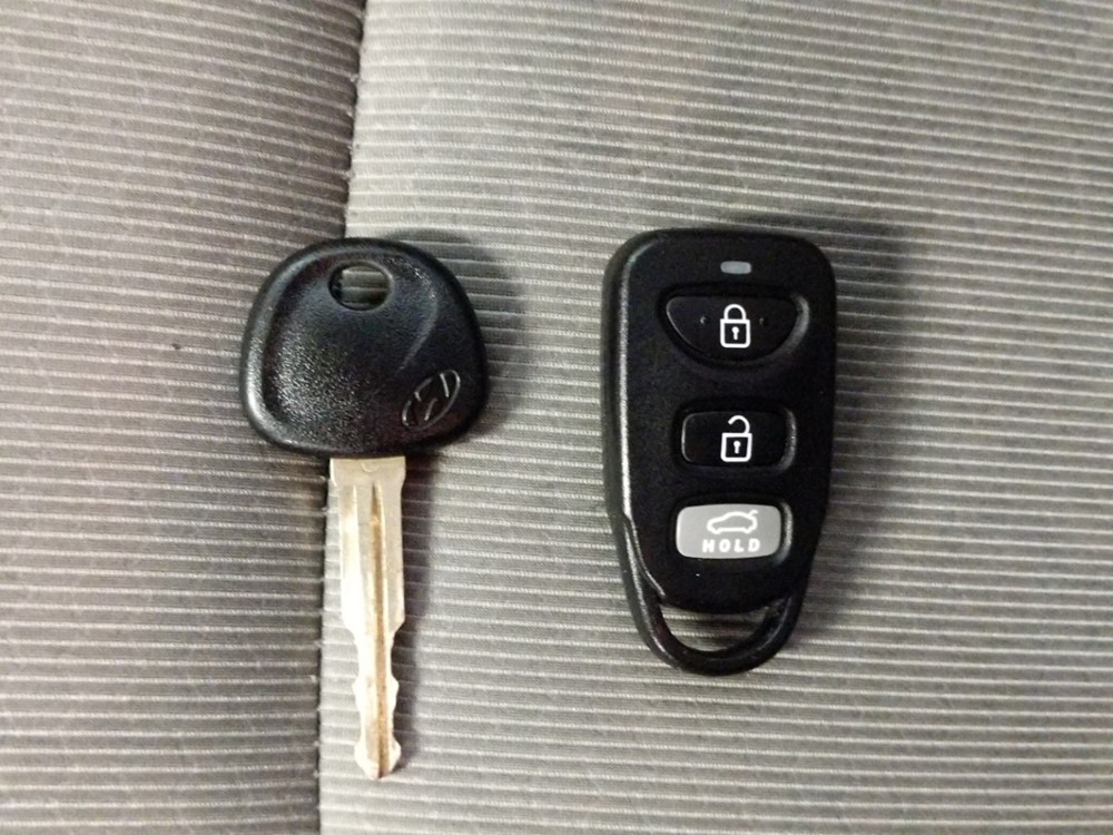 2018 Hyundai Elantra - Keys