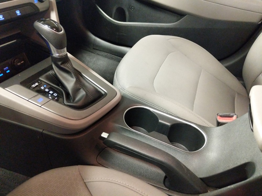 2018 Hyundai Elantra - Center Console/Cup Holders
