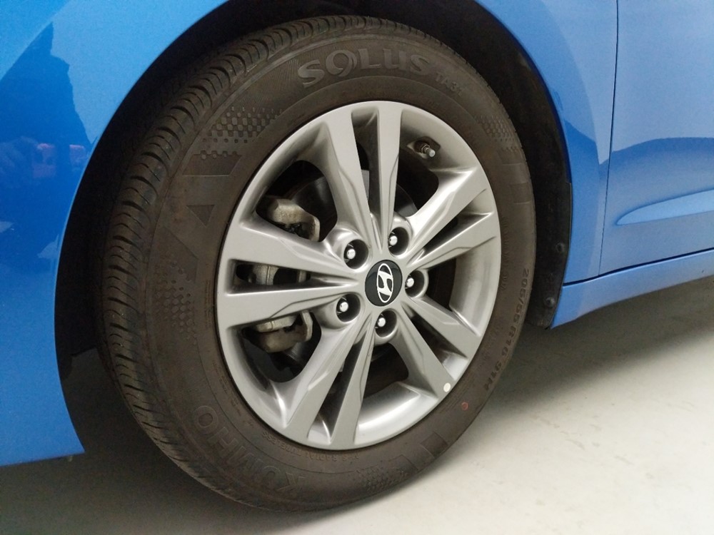 2018 Hyundai Elantra - Wheel