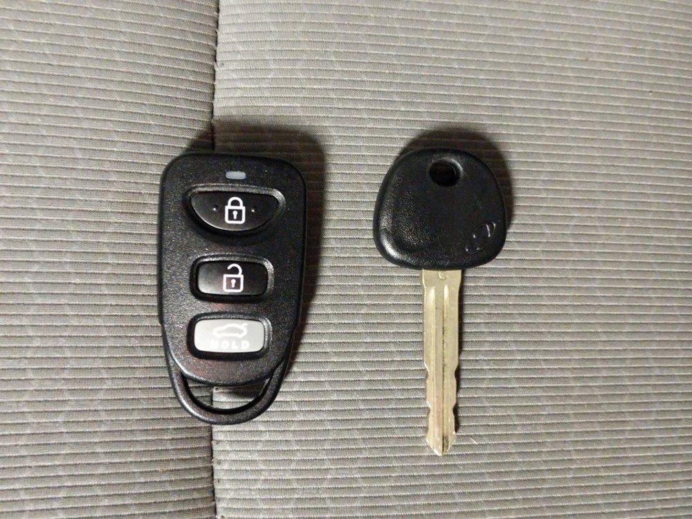 2018 Hyundai Elantra - Keys