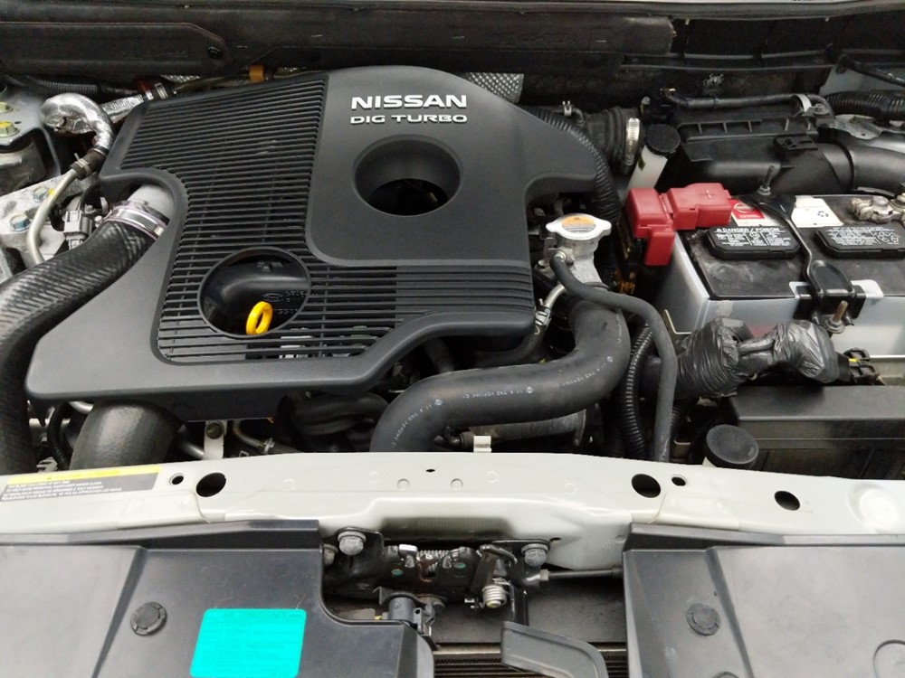 2012 Nissan JUKE - Engine