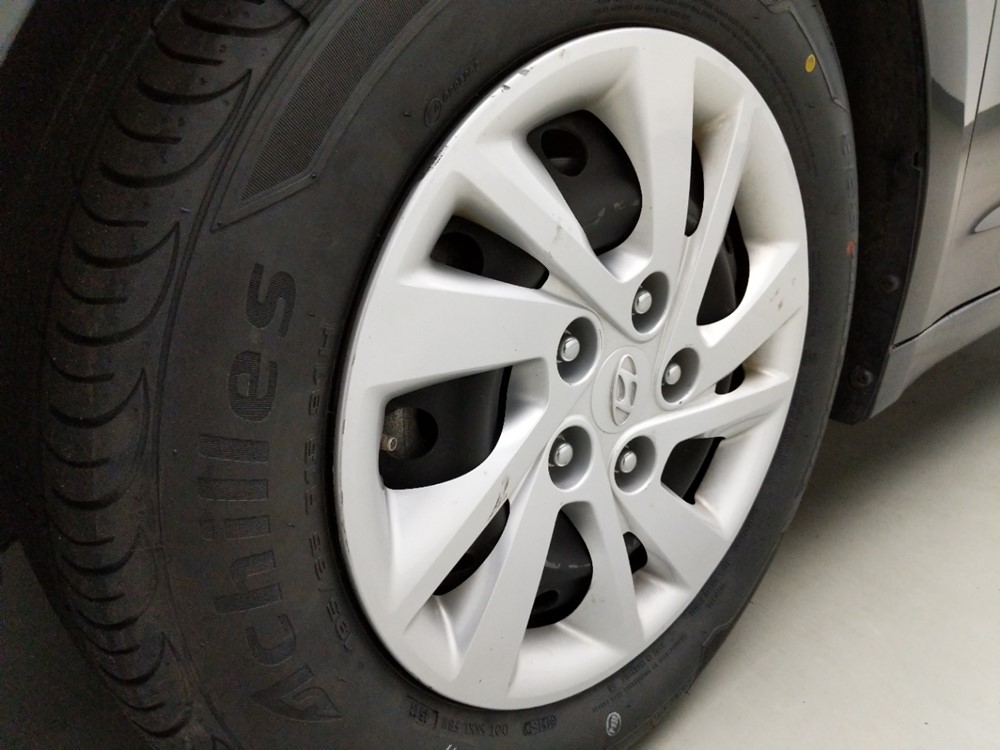 2017 Hyundai Elantra - Wheel