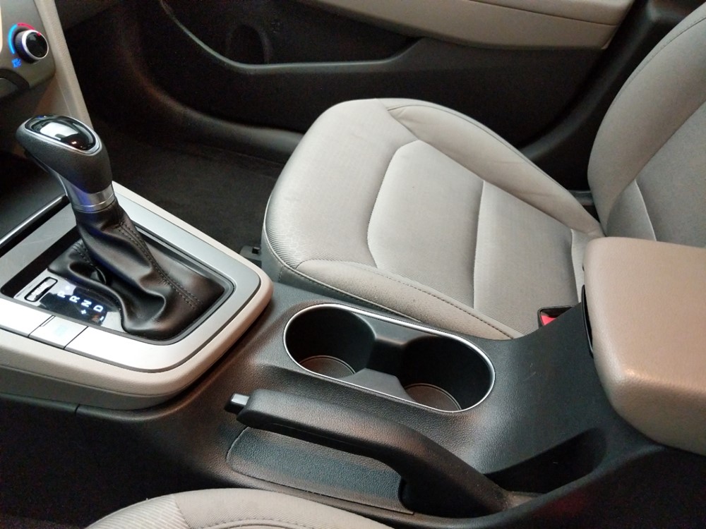 2017 Hyundai Elantra - Center Console/Cup Holders