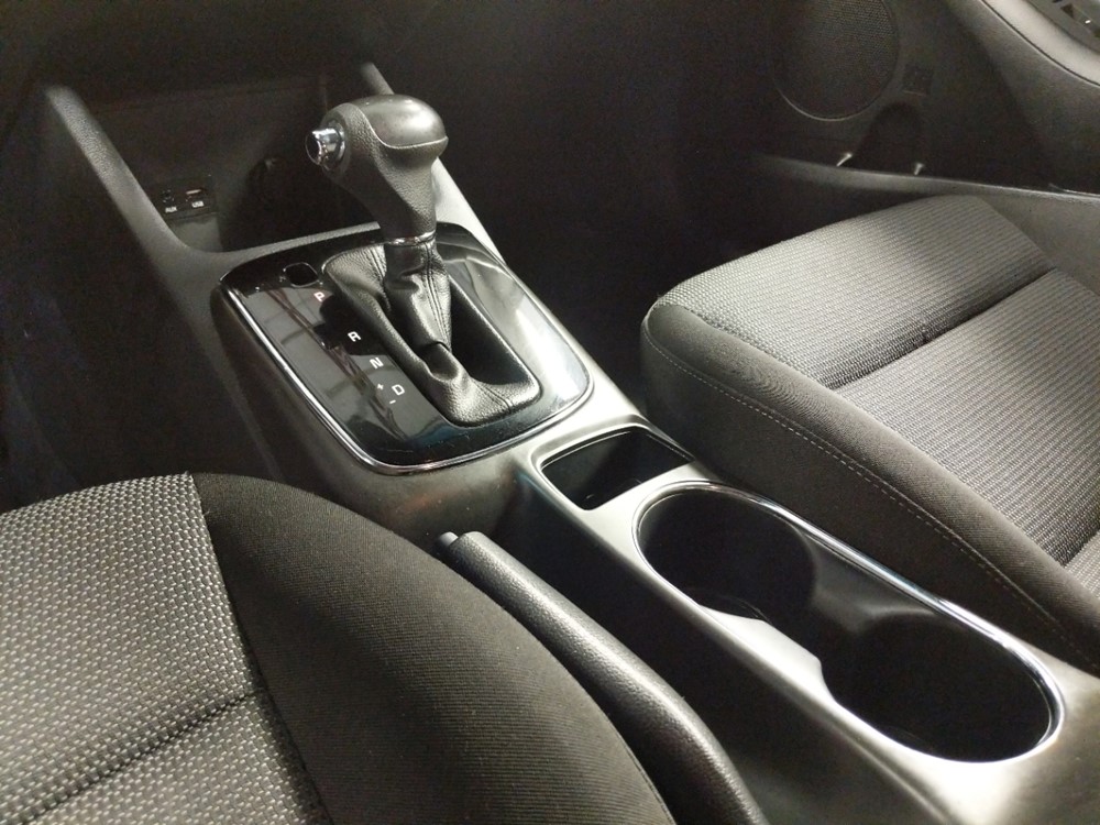 2017 Kia Forte - Center Console/Cup Holders