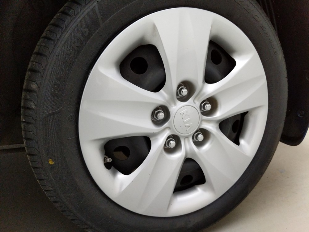 2017 Kia Forte - Wheel
