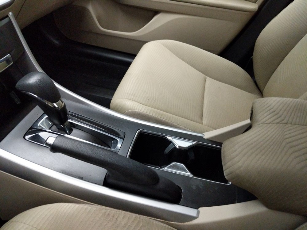 2015 Honda Accord - Center Console/Cup Holders