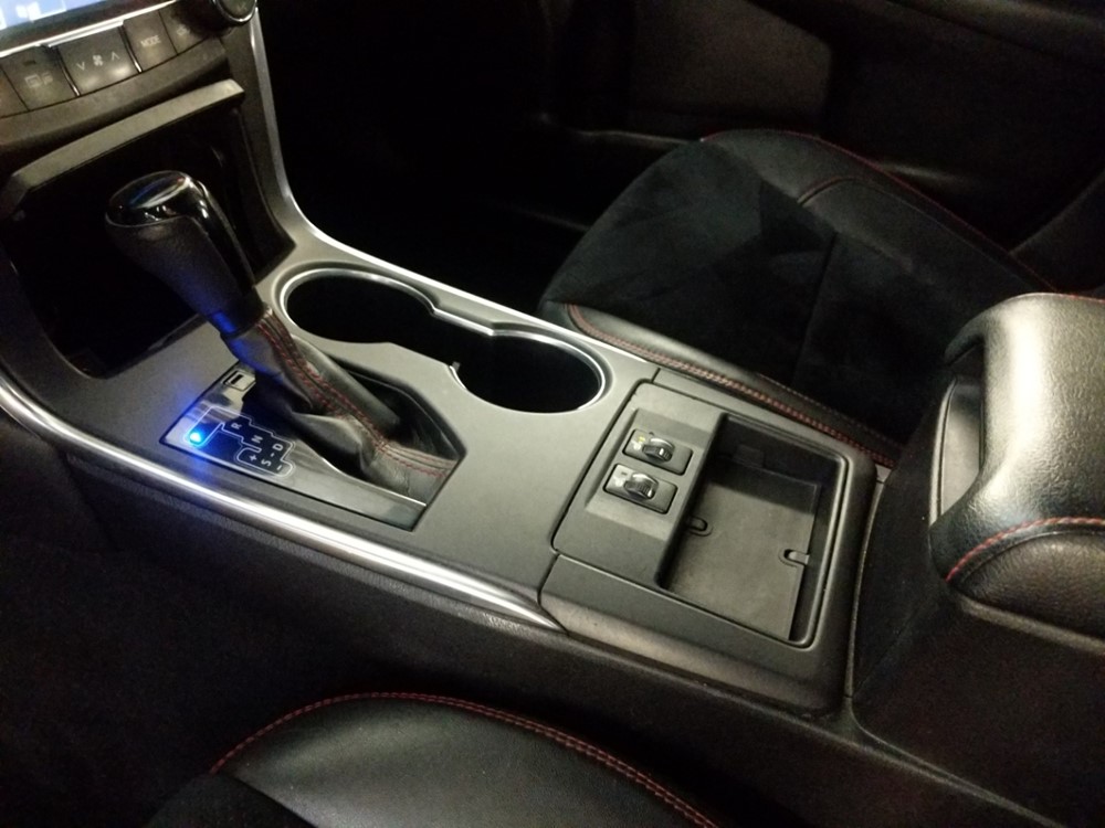2015 Toyota Camry - Center Console/Cup Holders
