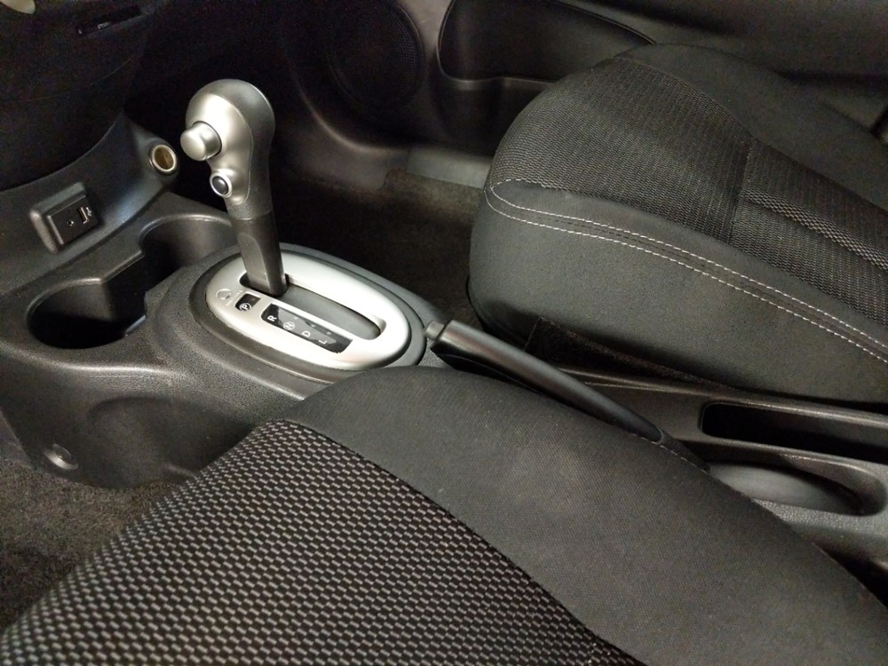 2017 Nissan Versa - Center Console/Cup Holders