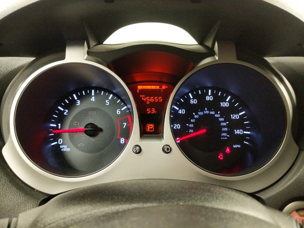 2017 Nissan JUKE - Odometer Close Up