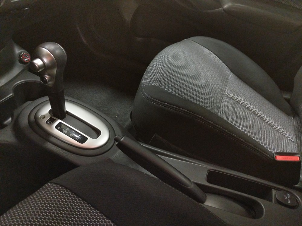 2017 Nissan Versa - Center Console/Cup Holders