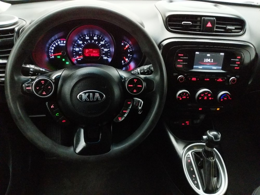2016 Kia Soul - Driver Dash