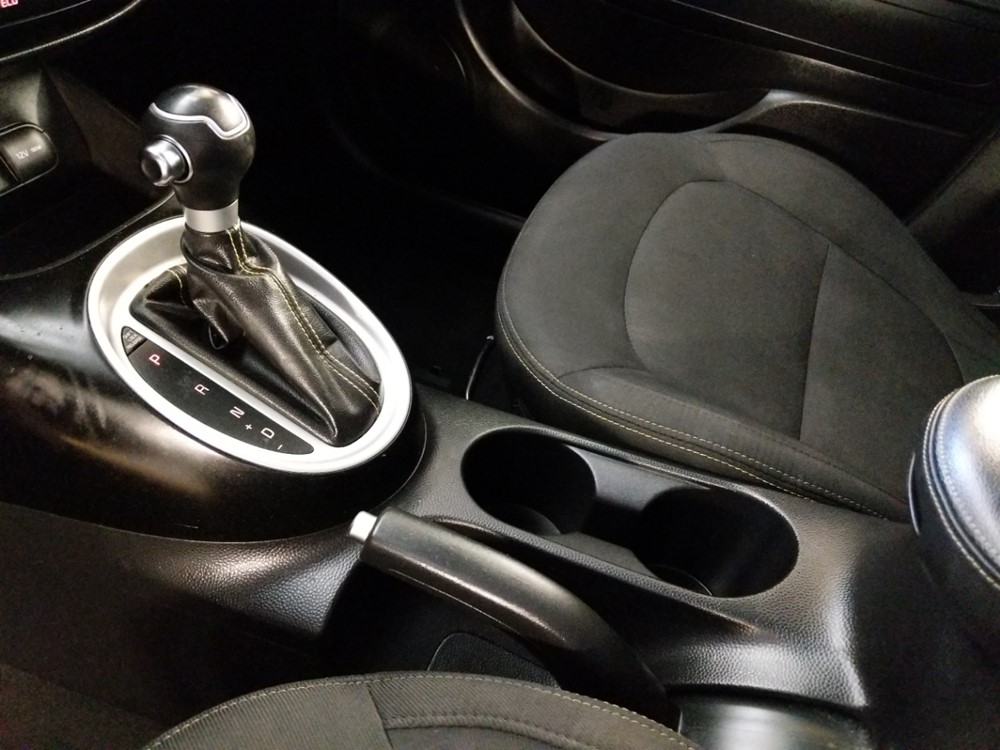 2016 Kia Soul - Center Console/Cup Holders