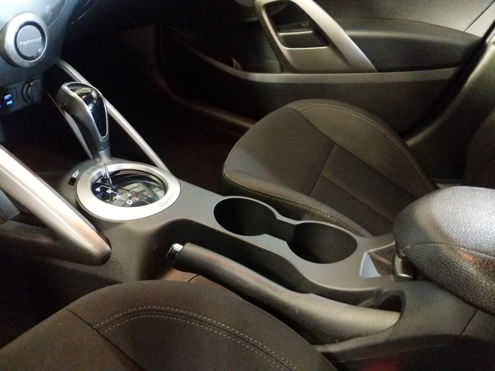 2017 Hyundai Veloster - Center Console/Cup Holders