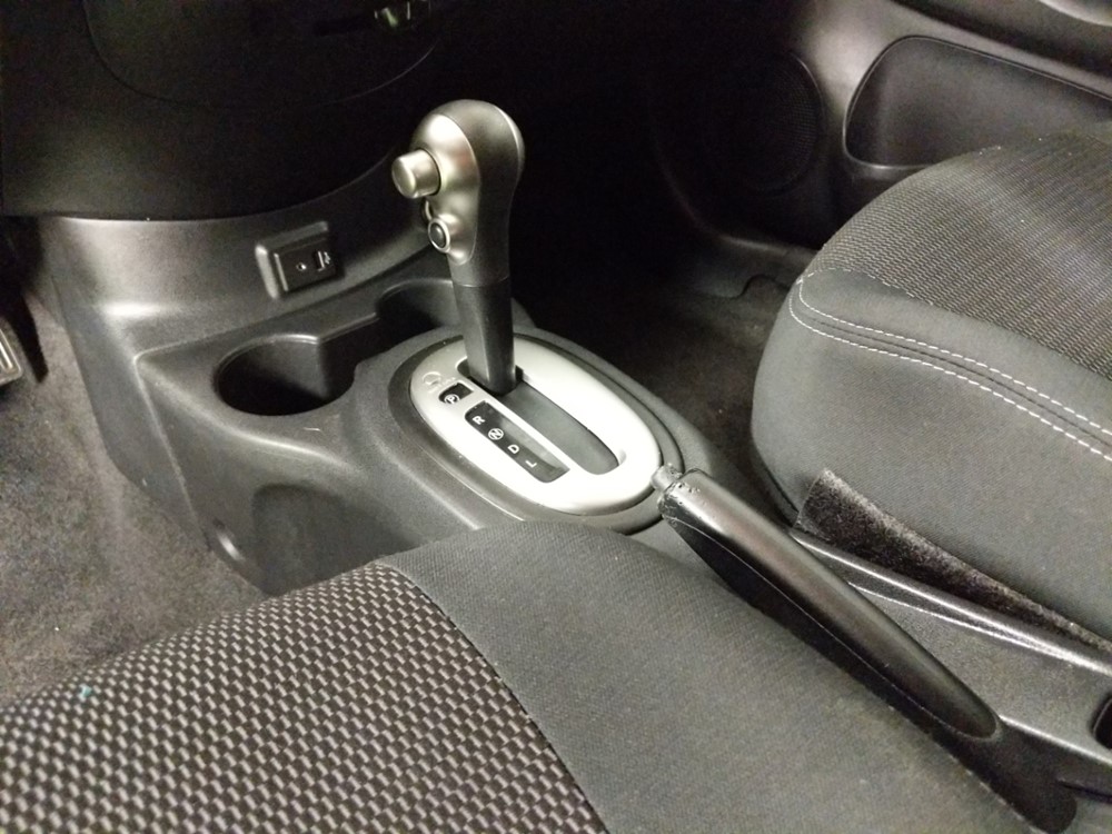 2017 Nissan Versa - Center Console/Cup Holders