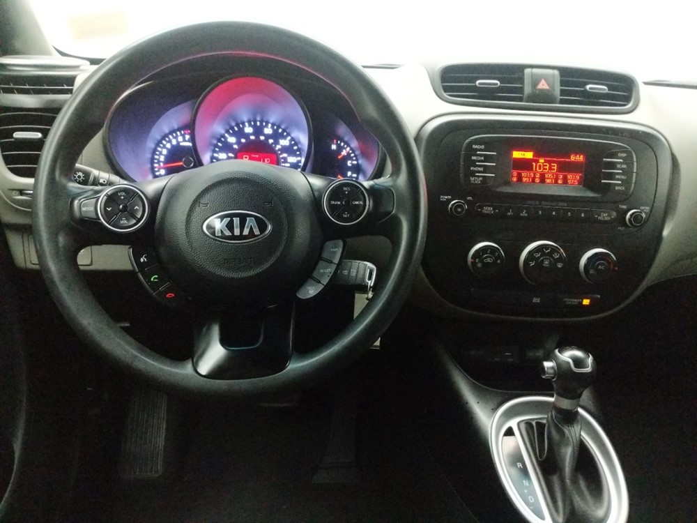 2016 Kia Soul - Driver Dash