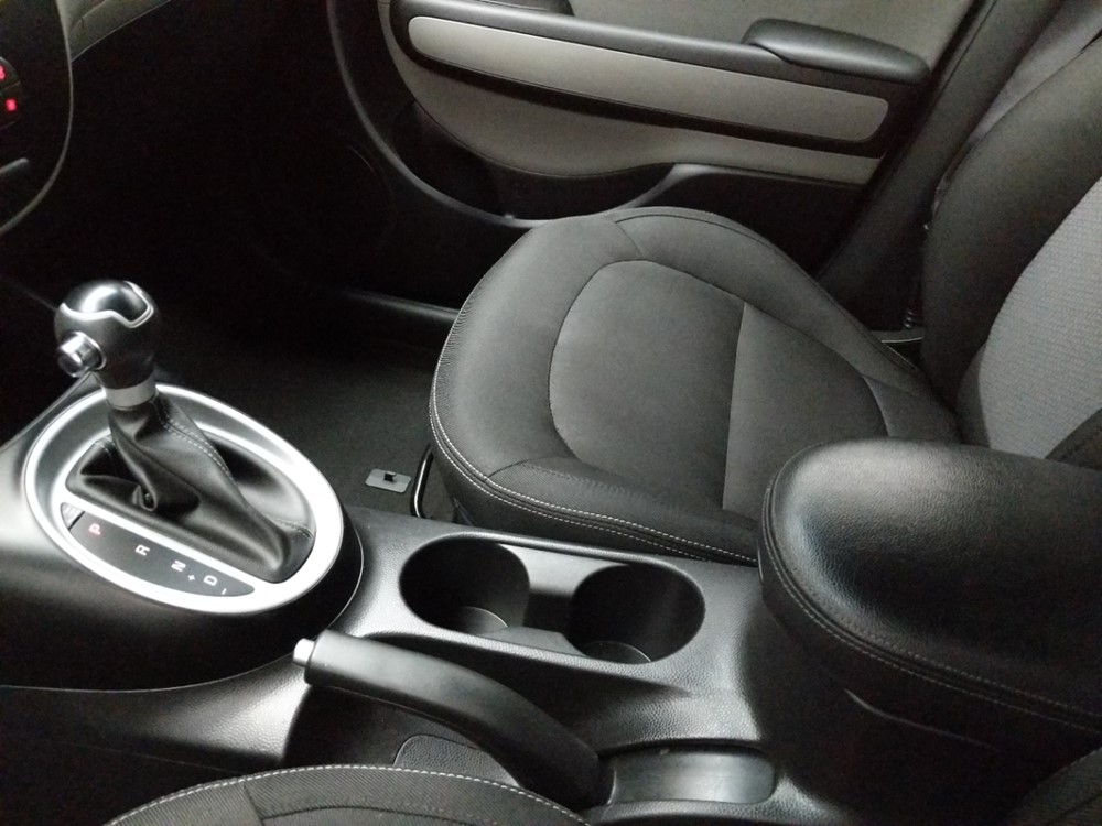 2017 Kia Soul - Center Console/Cup Holders