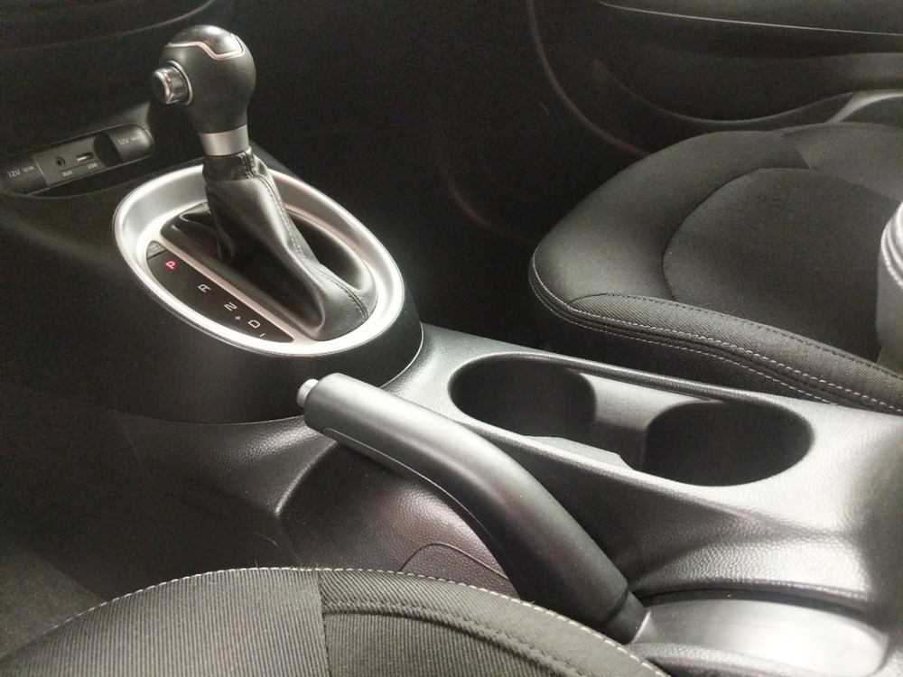 2017 Kia Soul - Center Console/Cup Holders