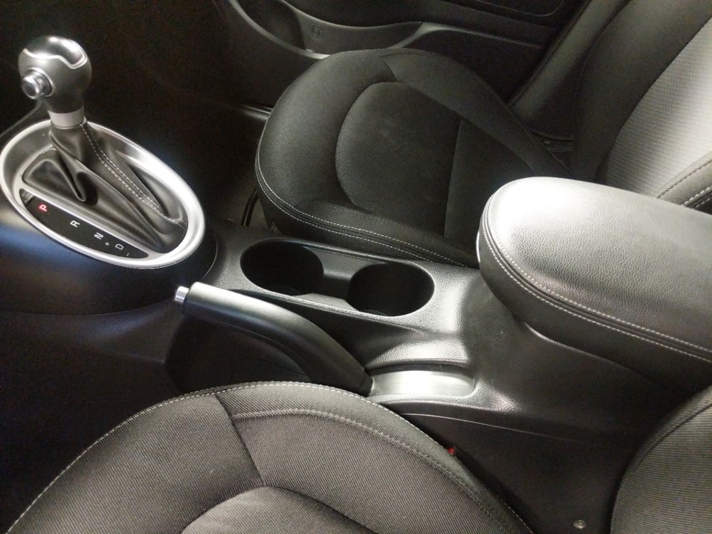 2017 Kia Soul - Center Console/Cup Holders