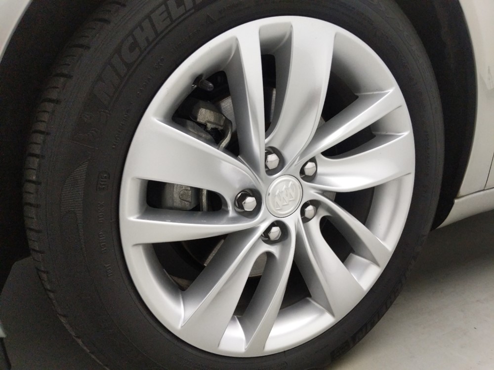 2016 Buick Regal - Wheel