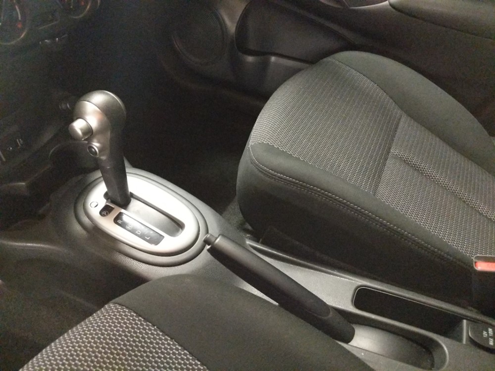 2017 Nissan Versa - Center Console/Cup Holders